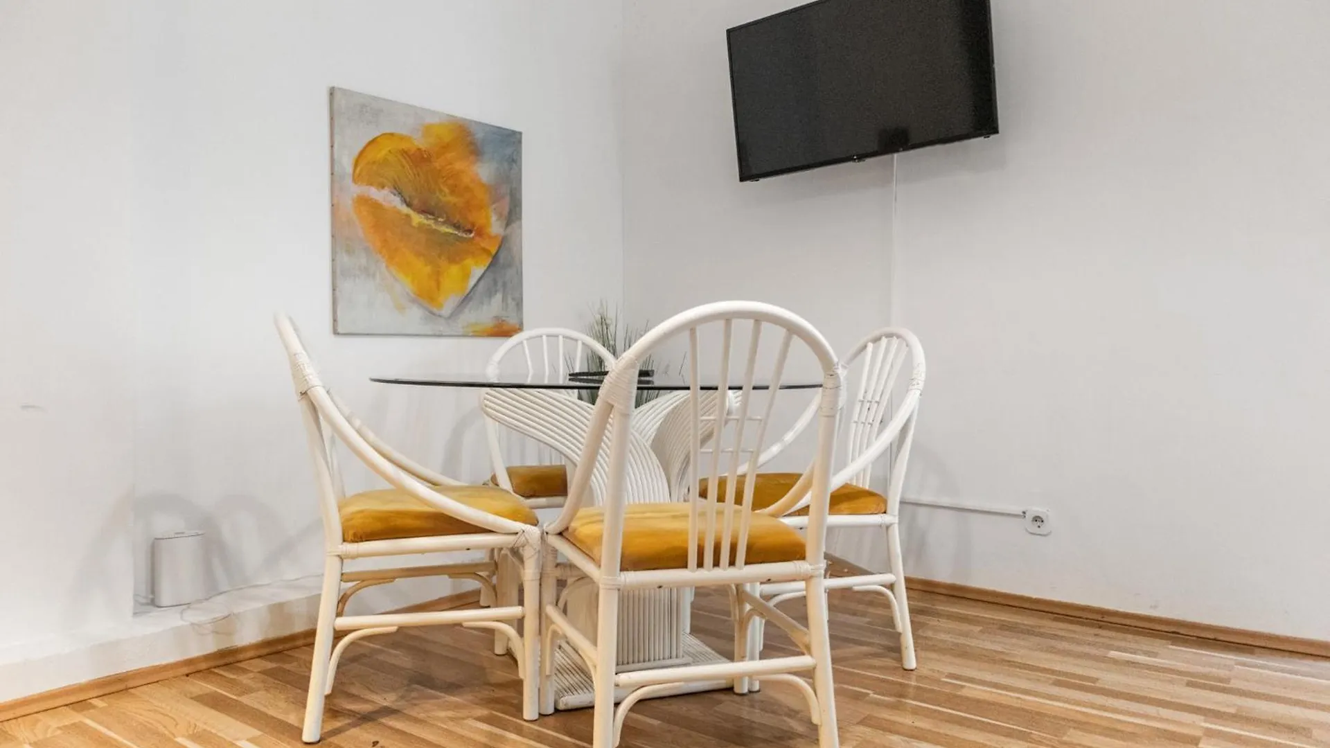 Budget Apartments Well Connected To The Whole City Wien